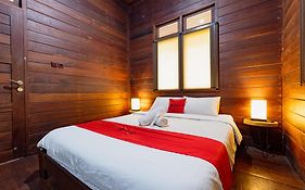 RedDoorz Resort @ Taman Wisata Mangrove